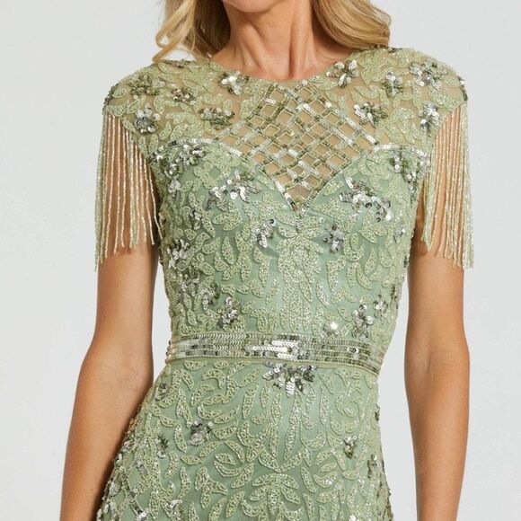 MAC DUGGAL 4908 Green High Neck Sleeveless Beaded Fringe Fitted Gown - Picture 3 of 12